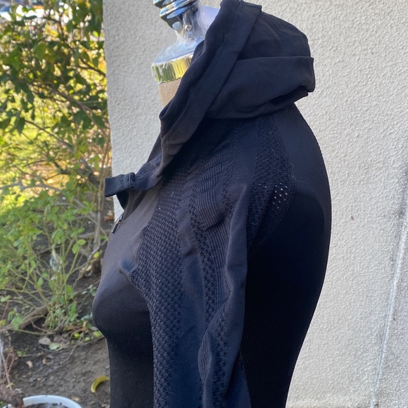 NWT Fabletics Kiley hooded great black zippered stretchy jacket with pockets. - Picture 10 of 16